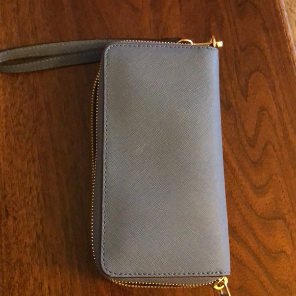 Michael Kors wristlet - Picture 3 of 3